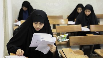 زن طلبه در طول صد سال چه مسیری را طی کرد؟