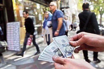 آخرین قیمت دلار، یورو و درهم در بازار ارز توافقی / دلار کاهشی شد