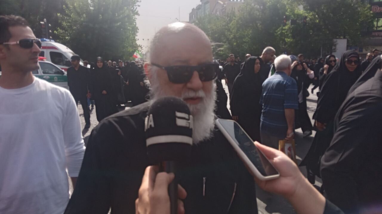 حضور مخبر، ضرغامی و چمران در مراسم تشییع شهدای حمله اسرائیل / دشمن تصور میکند با ترور نخبگان و فرماندهان ما میتواند ملت ایران را متوقف کند 3