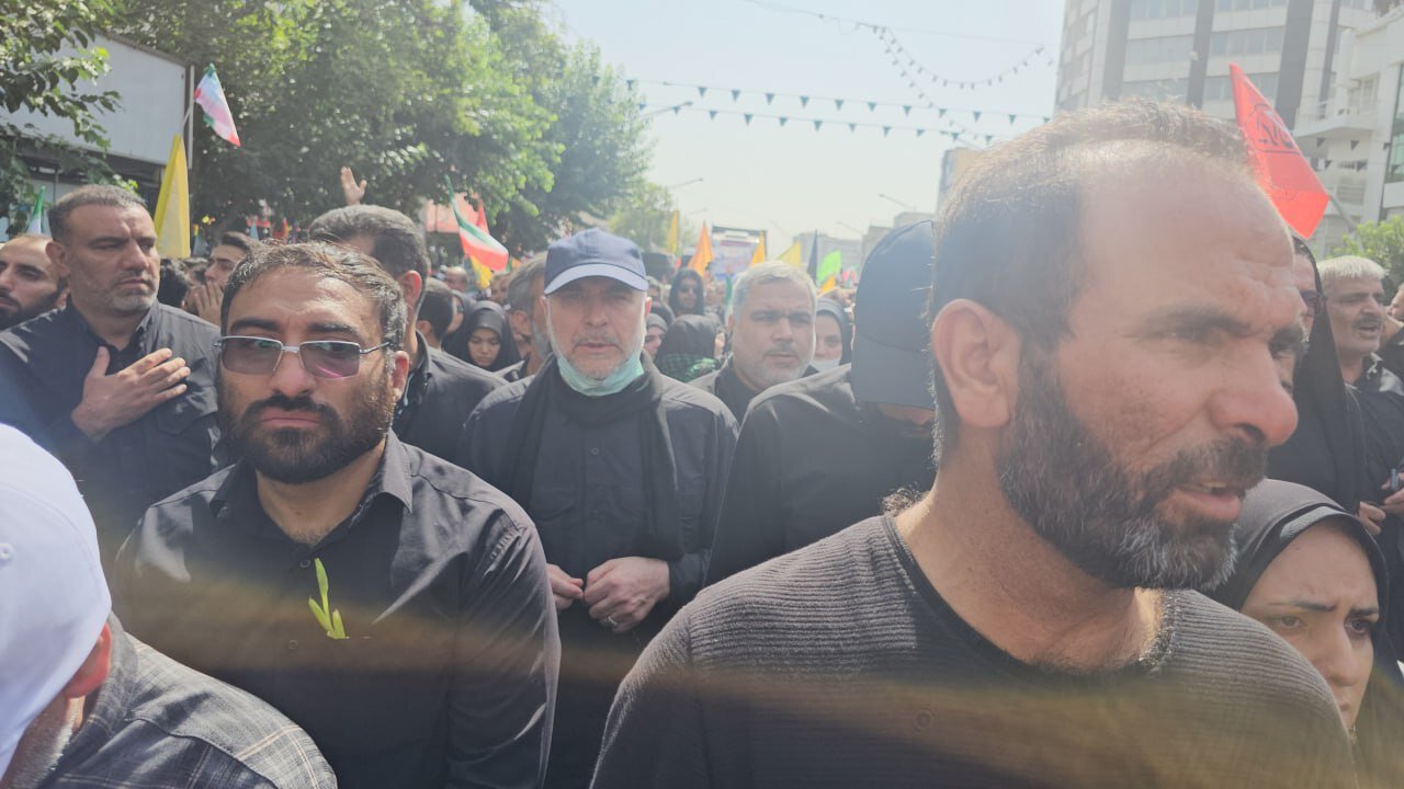 تصاویری ازحضور ظریف و قالیباف در مراسم تشییع شهدای اقتدار/ سردار قاآنی با لباس نظامی آمد