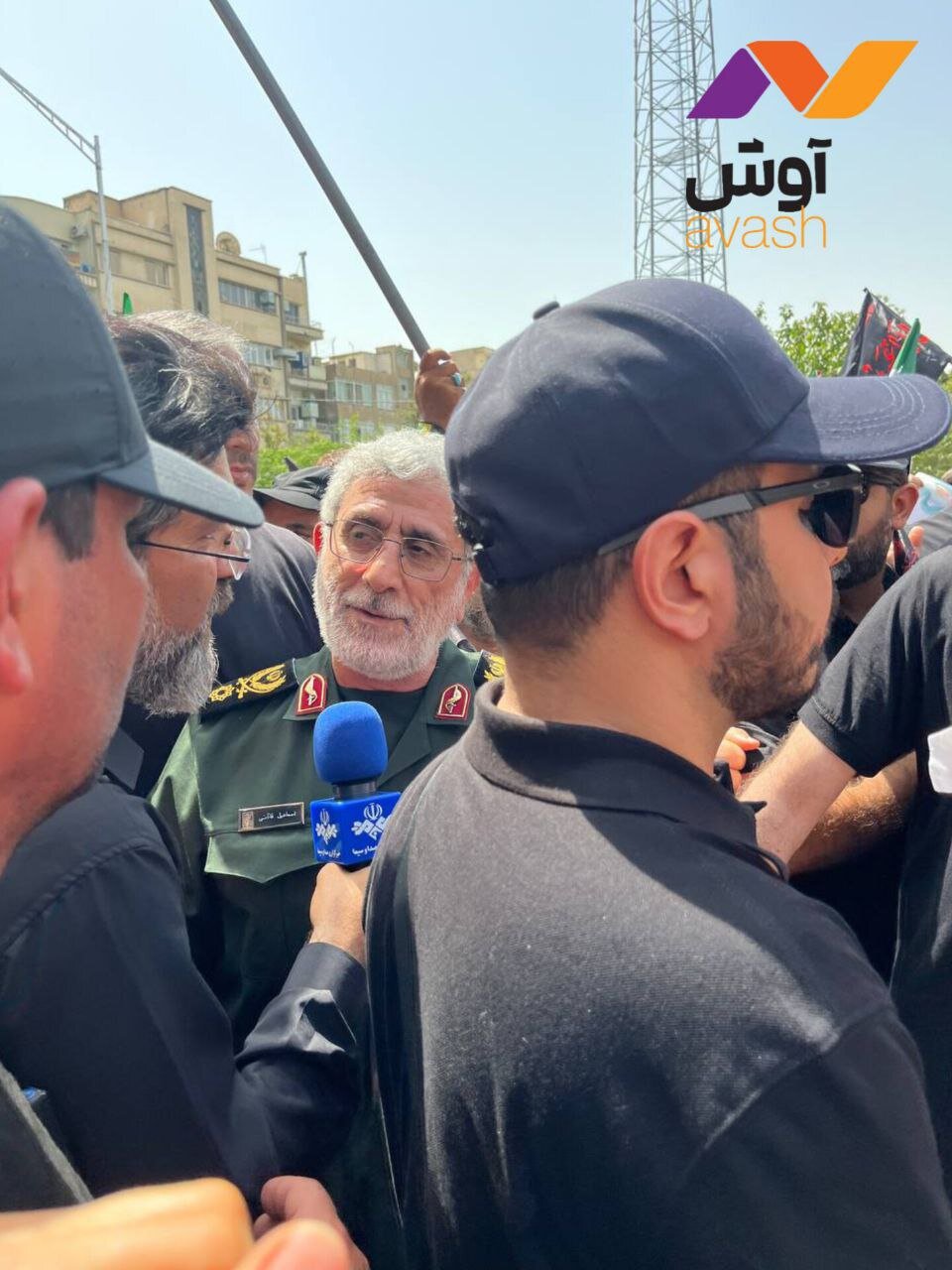 تصاویری ازحضور ظریف و قالیباف در مراسم تشییع شهدای اقتدار/ سردار قاآنی با لباس نظامی آمد