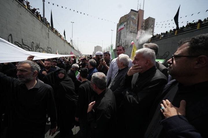 حضور دو وزیر دیگر دولت در مراسم تشیع شهدای حمله اسرائیل