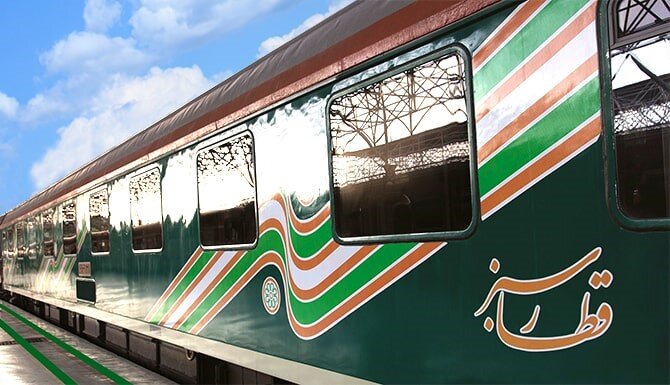عوامل مؤثر در انتخاب نوع حملونقل؛ قطار یا هواپیما کدام بهتر است؟