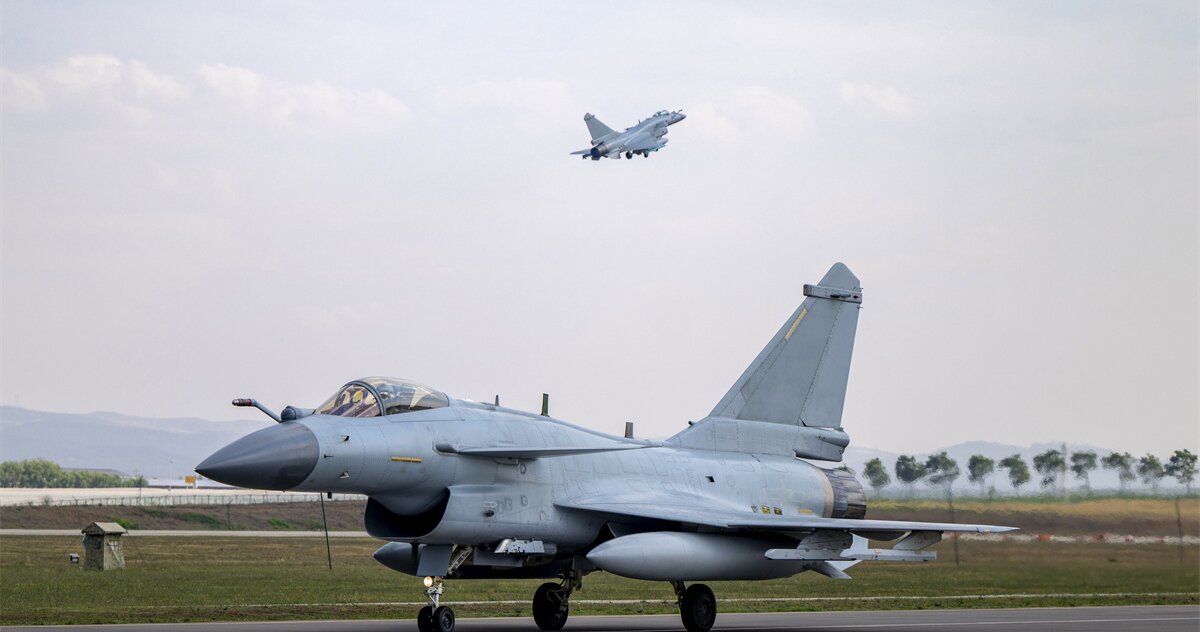 اژدهای نیرومند چین، در راه ایران است؟/ از جنگنده J-۱۰ چه میدانیم؟