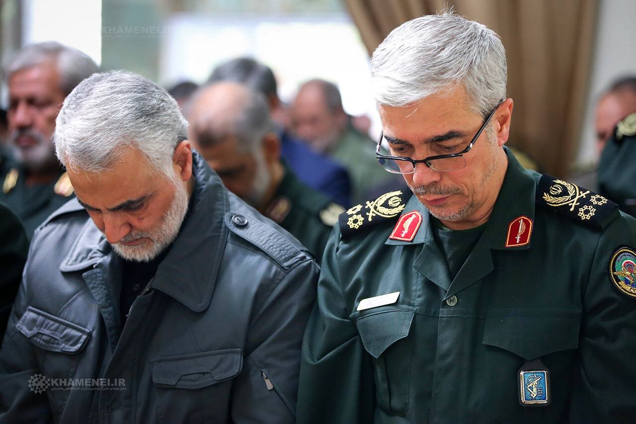 تصویر دیدهنشده از سردار باقری در کنار حاج قاسم / دو شهید در یک قاب 2