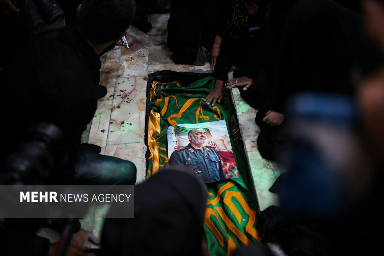 تصاویر تشییع سردار شهید سلامی در حرم حضرت عبدالعظیم حسنی(ع)