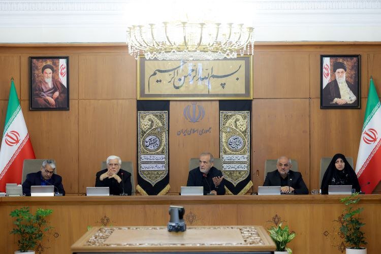 جلسه هیئت دولت برگزار شد/ وزیر دفاع هم بود