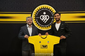 عکس | سپاهان از خرید جدیدش رونمایی کرد