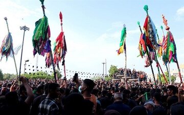 «علم گردانی»؛ آیین ۴۰۰ ساله مینابی‌ها برای محرم