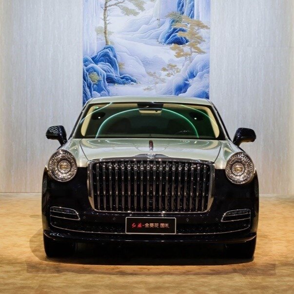 خودروی ۱٫۵ میلیون دلاری چینی در امارات / عکس