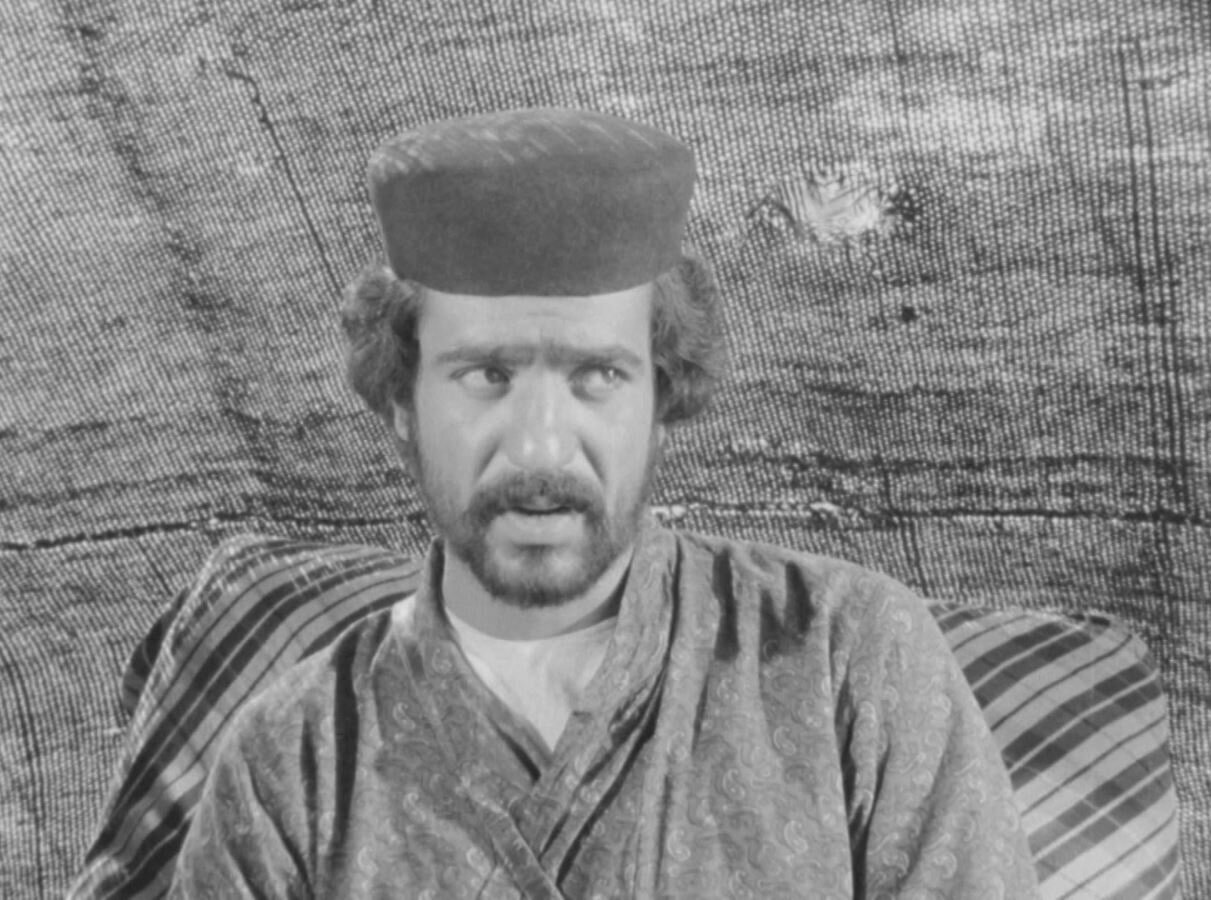 همسر رئیسعلی دلواری: برای وطن میایستیم!