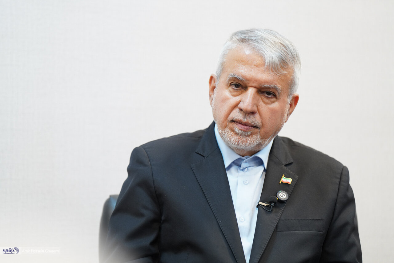 از تختجمشید تا امروز: هویت ایرانی در برابر ایرانهراسی / پزشکیان در طول جنگ برخلاف توصیههای امنیتی کنار مردم ماند / جنگ هویت ملت ایران را تقویت کرد 6