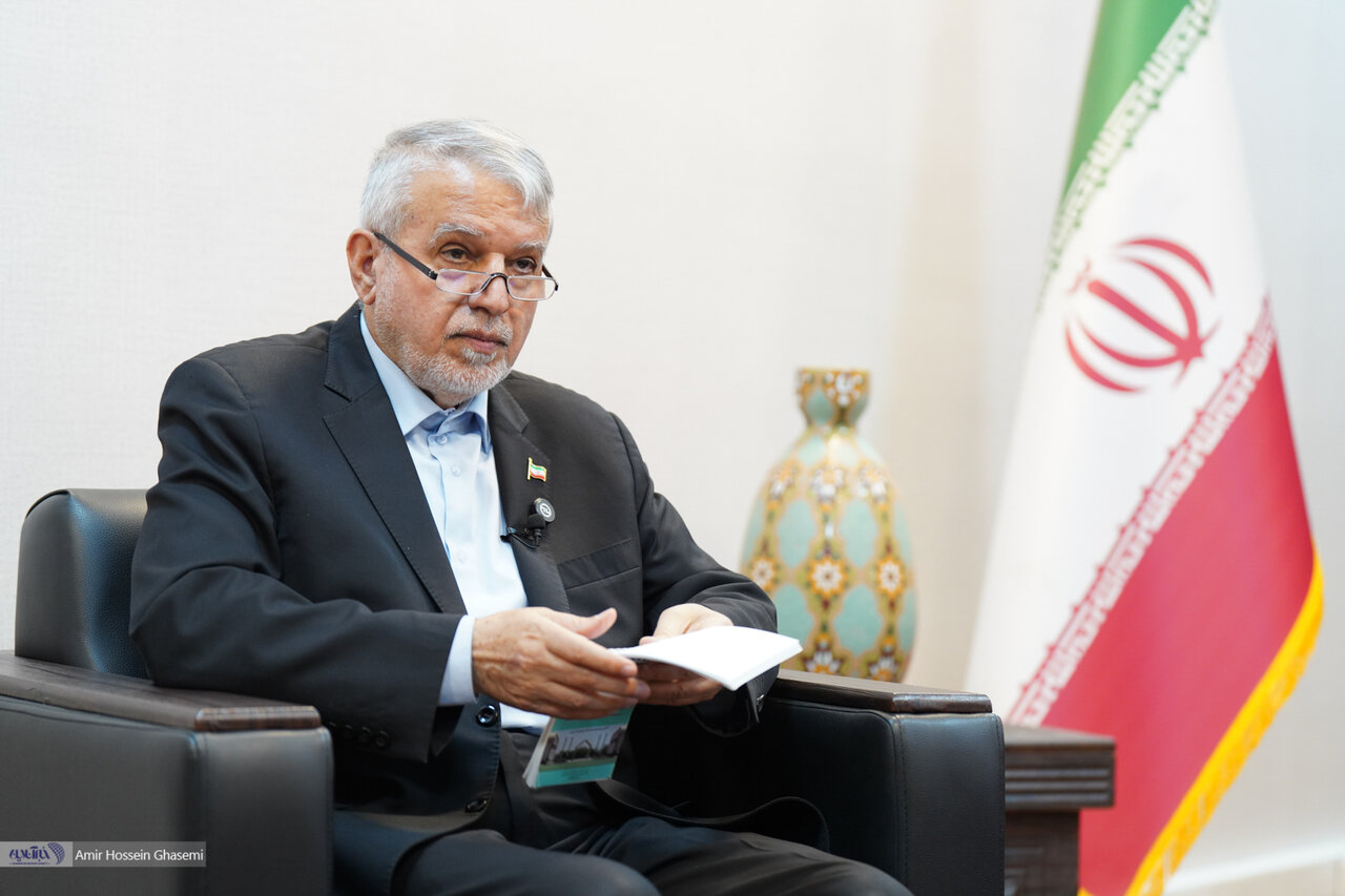 از تختجمشید تا امروز: هویت ایرانی در برابر ایرانهراسی / پزشکیان در طول جنگ برخلاف توصیههای امنیتی کنار مردم ماند / جنگ هویت ملت ایران را تقویت کرد 3