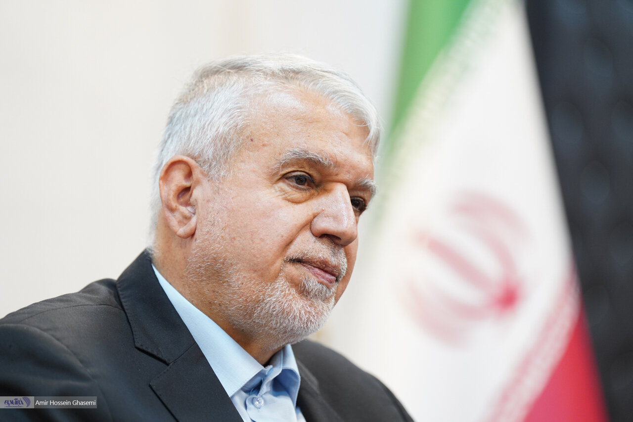 از تختجمشید تا امروز: هویت ایرانی در برابر ایرانهراسی / پزشکیان در طول جنگ برخلاف توصیههای امنیتی کنار مردم ماند / جنگ هویت ملت ایران را تقویت کرد 4