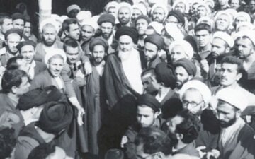 نقش روحانیت در پیروزی و تثبیت جمهوری اسلامی