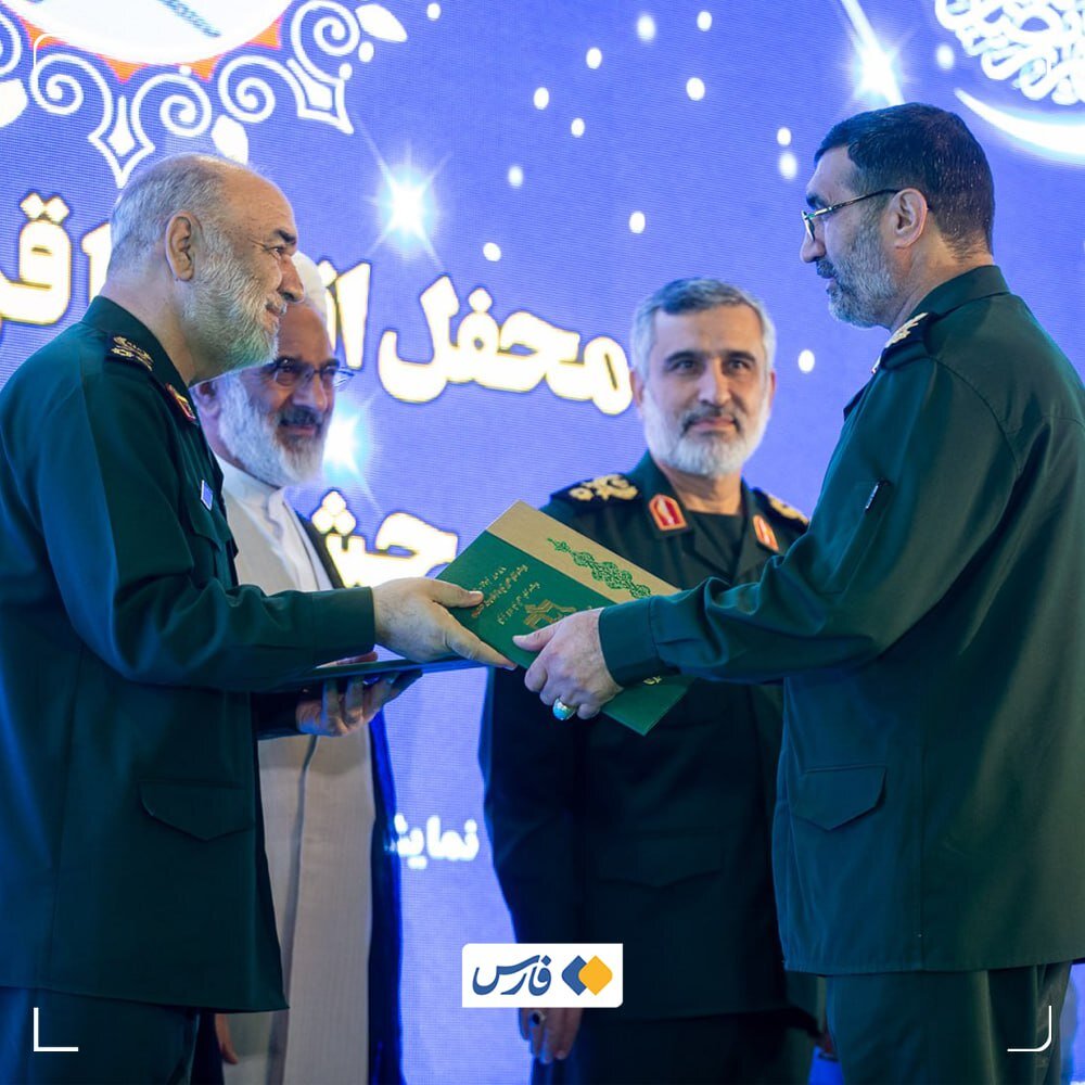 عکسی از سه سردار شهید در کنار یکدیگر 2