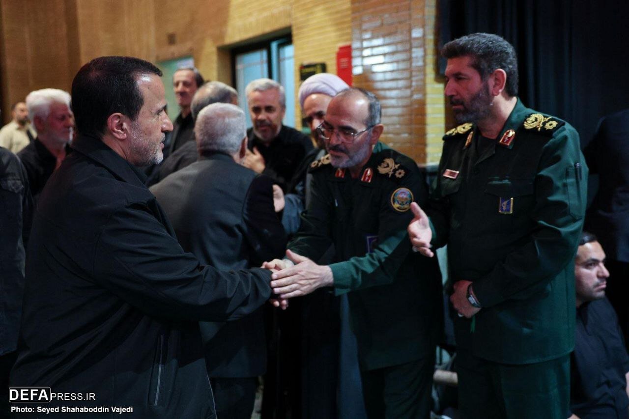 حضور چهره های مطرح در مراسم بزرگداشت سردار سپهبد شهید محمد باقری/ زاکانی با دست شکسته حاضر شد +تصویر