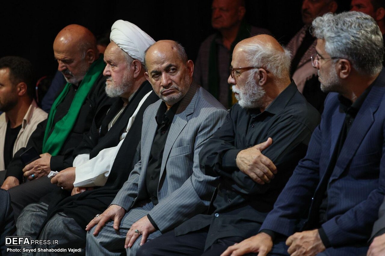 حضور چهره های مطرح در مراسم بزرگداشت سردار سپهبد شهید محمد باقری/ زاکانی با دست شکسته حاضر شد +تصویر