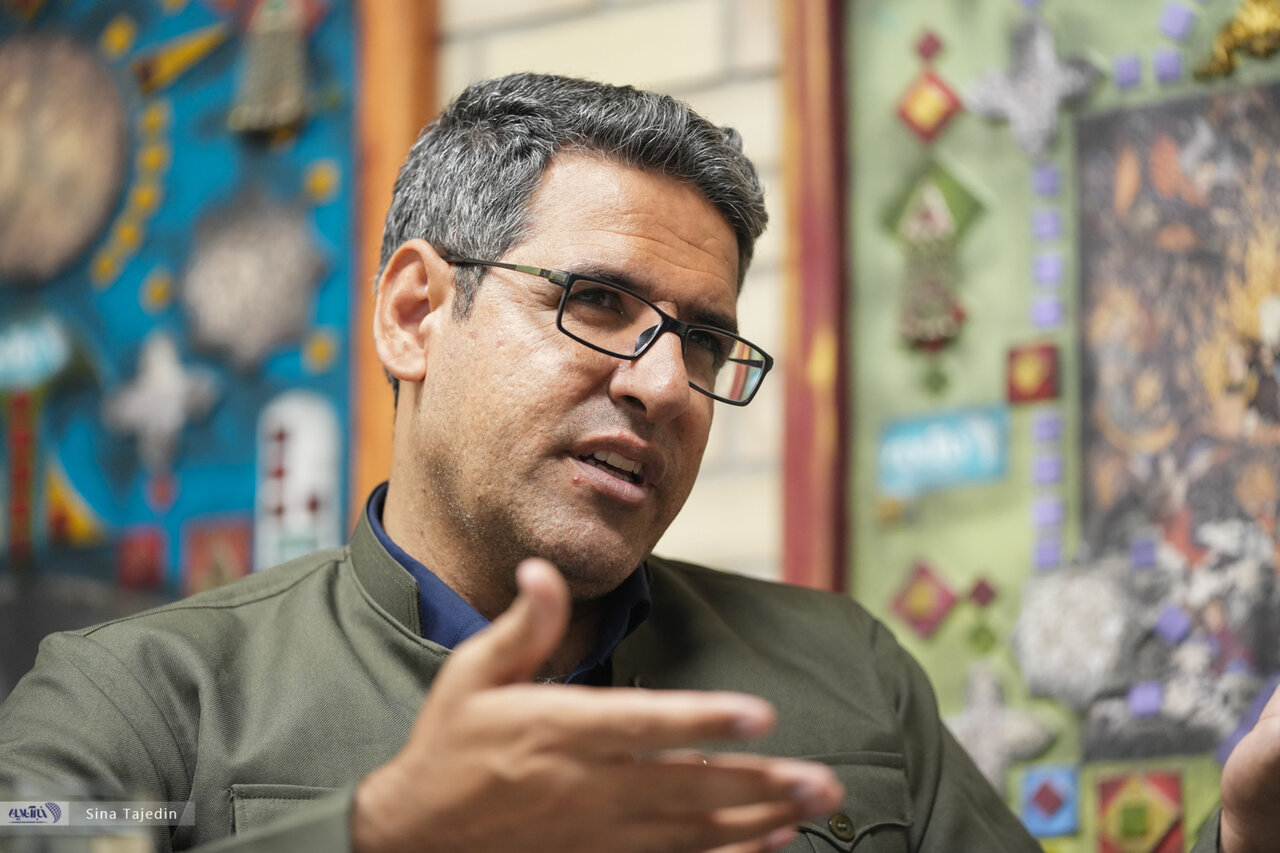 از فیلترینگ تا اقامتگاههای غیرمجاز و شروع جنگ دوازده روزه؛ مشکلات صنعت گردشگری کدامند؟/ «با افزایش تورم سفر رفتن از برنامه خانوادهها حذف شده است»