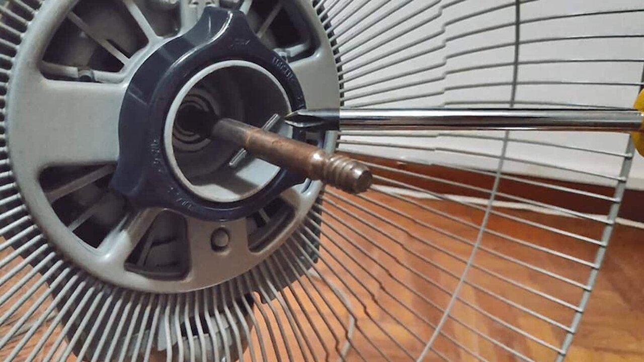 علت نچرخیدن پنکه ایستاده به چپ و راست