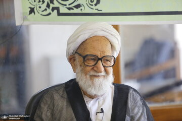آیت الله مسعودی خمینی: به‌عنوان یک طلبه کوچک از مقام معظم رهبری تقاضا دارم که عفو عمومی اعلام بفرمایند / مقامات حتی در جلسات دو نفره حرف نزنند، بنویسند