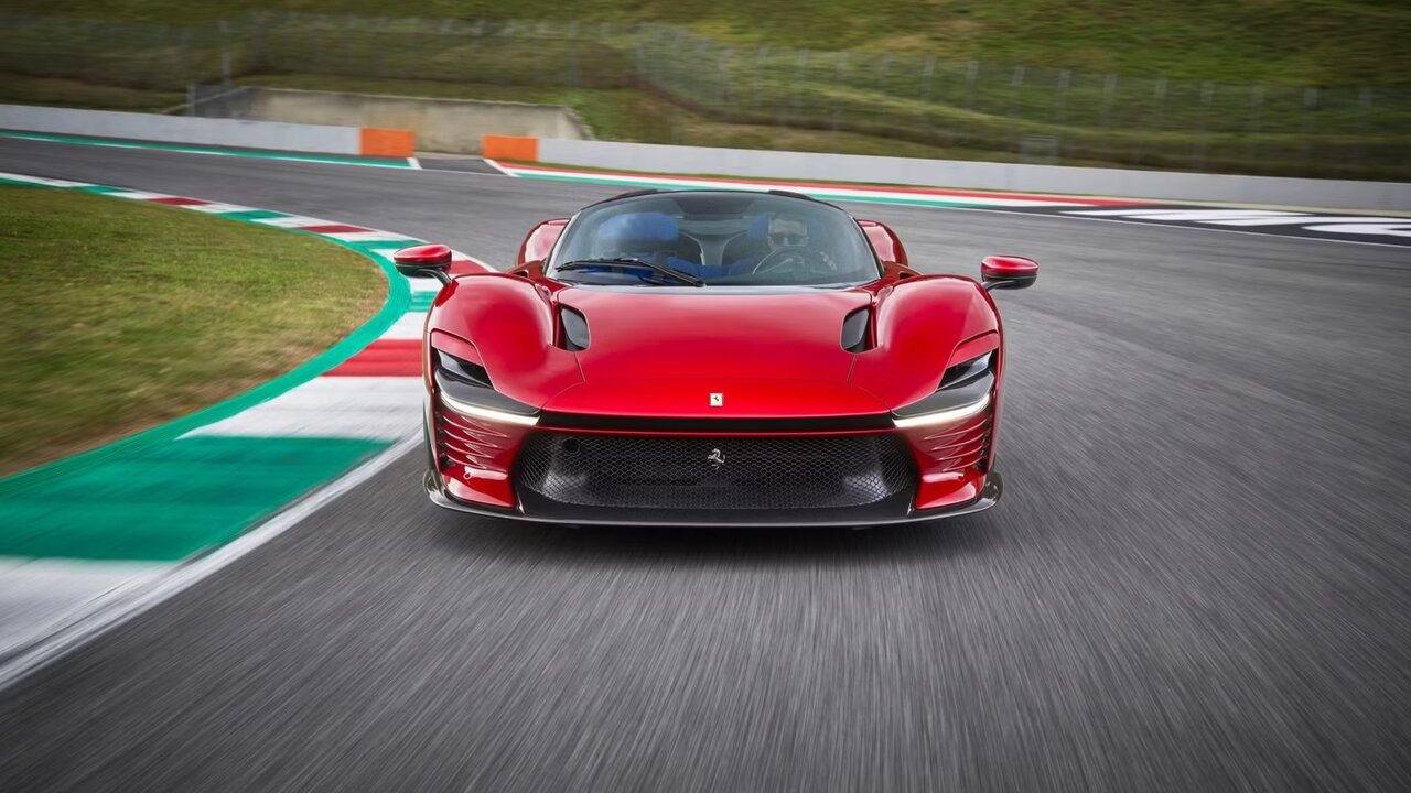 نگاه به ۱۰ خودروی رویایی سال ۲۰۲۵ / از رولزرویس فانتوم تا بوگاتی ۴ میلیون دلاری / عکس