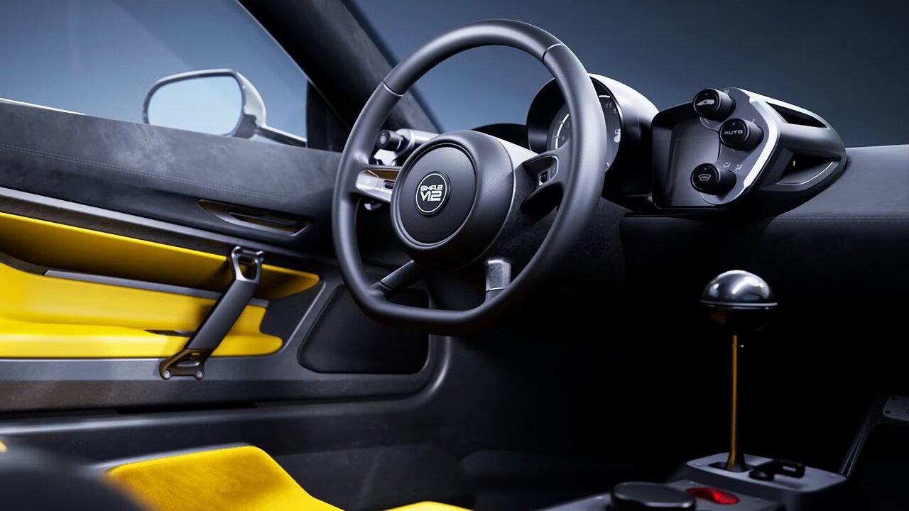 نگاه به ۱۰ خودروی رویایی سال ۲۰۲۵ / از رولزرویس فانتوم تا بوگاتی ۴ میلیون دلاری / عکس