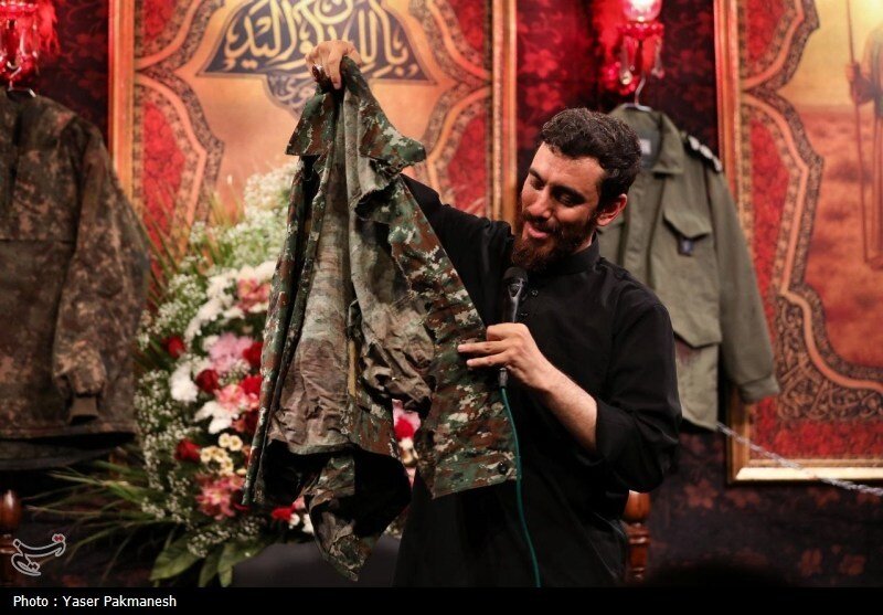تصاویری از لباس خونین شهدای حمله اسرائیل به زنجان در یک هیات 2