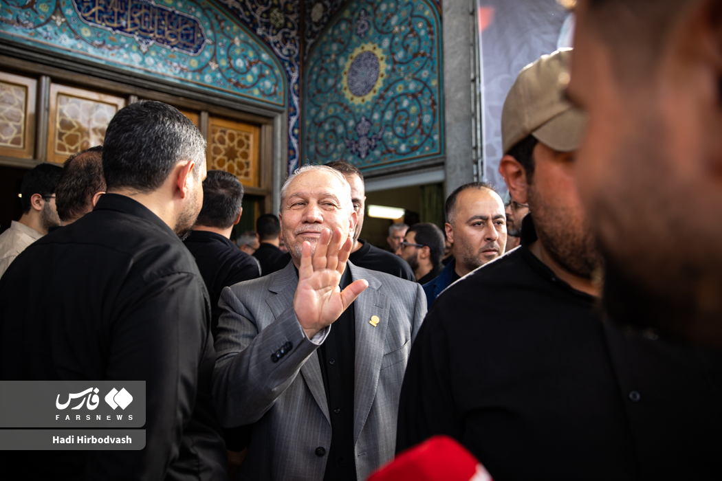 عزیز جعفری و طائب کنار یکدیگر در یک مراسم گرامیداشت / تصاویری از فرماندهان کل سپاه از زمان دفاع مقدس تا کنون در مراسم ترحیم فرمانده کل پیشین سپاه 9