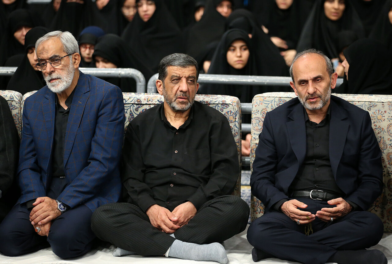 تصویری از همنشینی روسای فعلی و اسبق صدا و سیما در مراسم بیت رهبری / جانشین قرارگاه ثارالله سپاه در کنار ضرغامی 2