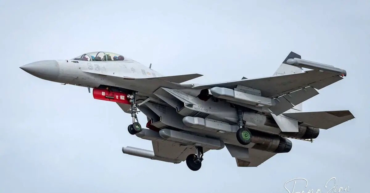 رقیب چینی جنگنده مشهور آمریکا وارد میدان شد / چشم و گوش چین در جنگ الکترونیک 4 رقیب چینی جنگنده مشهور آمریکا وارد صحنه شد / چشم و گوش چین در جنگ الکترونیک