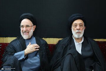 همنشینی هادی خامنهای و خاتمی در یک مراسم عزاداری + تصاویر