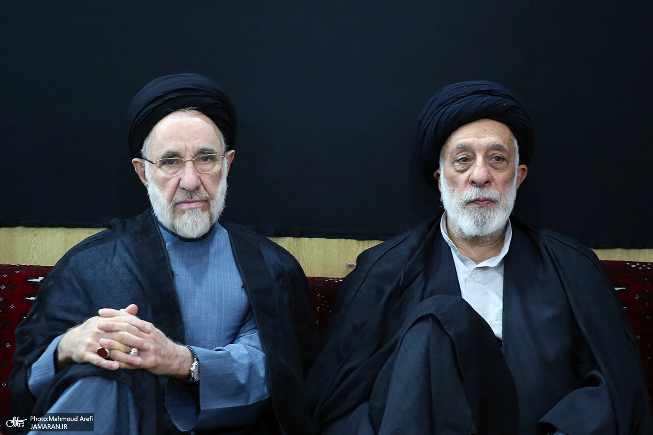 همنشینی هادی خامنهای و خاتمی در یک مراسم عزاداری + تصاویر 2