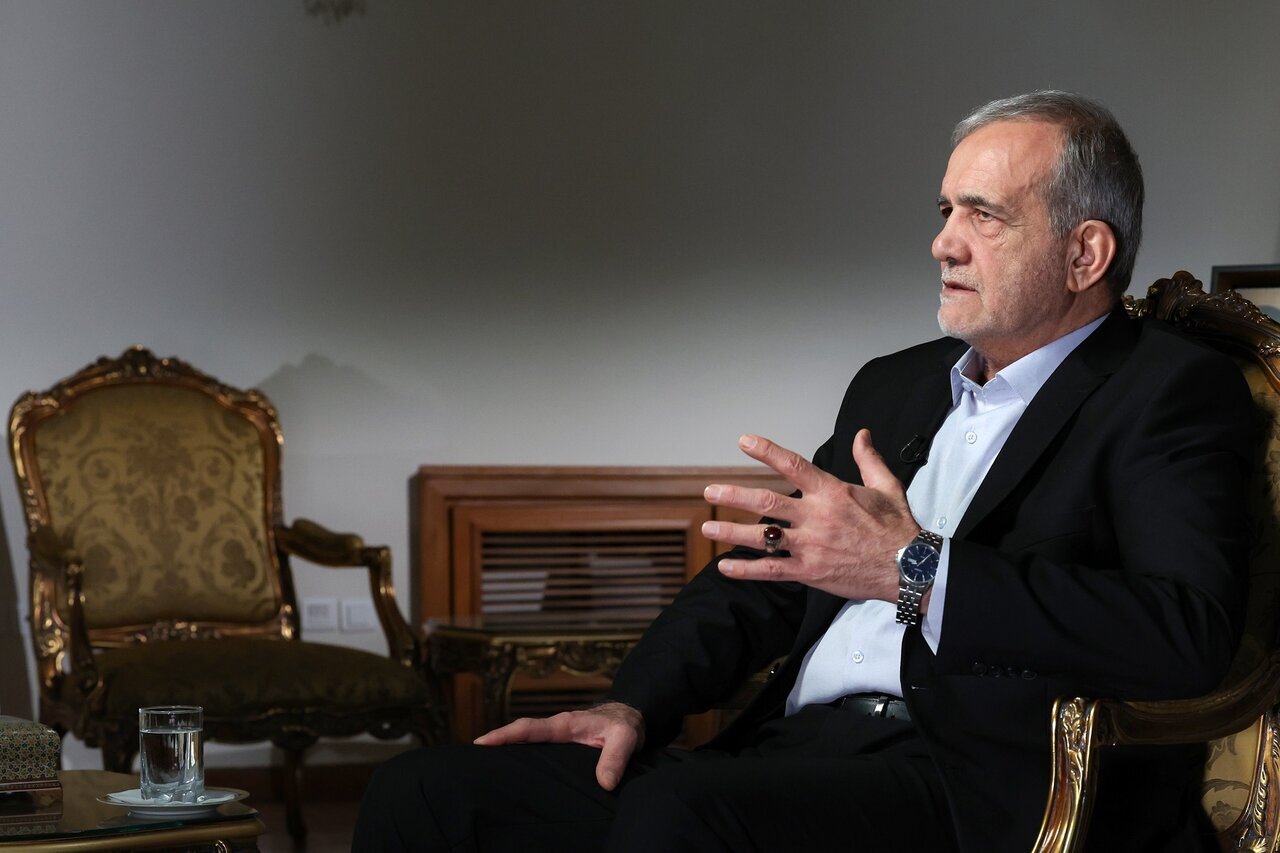 ببینید | این ویدیو مصاحبه مسعود پزشکیان با تاکر کارلسون نیست!