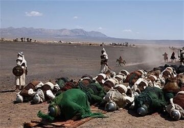 نماز ظهر عاشورا، زیباترین عبودیت حسینی نماز ظهر عاشورا، زیباترین عبودیت حسینی