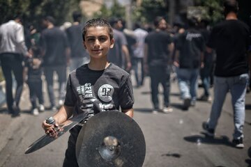 طنین اشک و ارادت در ایلام؛ عزاداری باشکوه مردم در روز عاشورا
