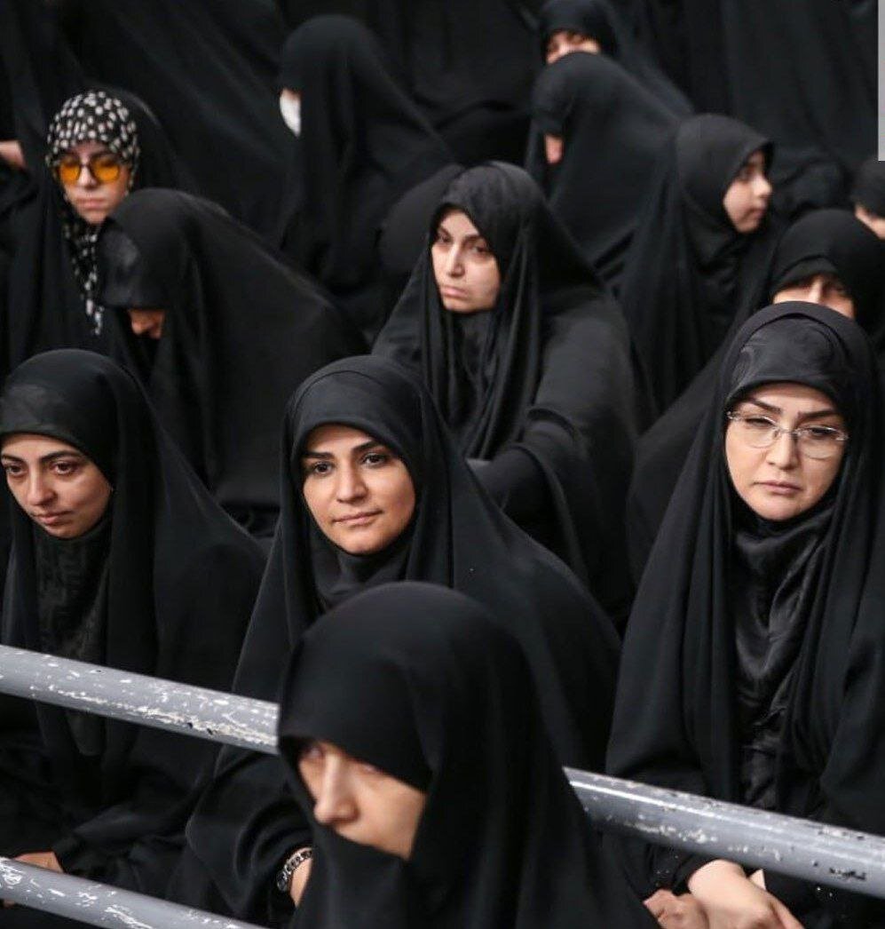 عکس | تصویری از سحر امامی در مراسم شام غریبان حسینی در حسینیه امام خمینی(ره)