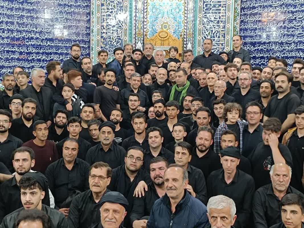 حضور سرزده رییس جمهور در مراسم شام غریبان امامحسین (ع) اردبیل