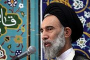 امام جمعه موقت اصفهان: رهبر ما نه در مخفیگاه، بلکه در کمینگاه دشمن ایستاده است/ حضور رهبری در میان مردم در شب عاشورا، نمادی از روحیه مقاومت است
