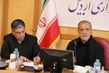 رئیسجمهور پزشکیان: دولت از هیچ تلاشی برای اتمام راهآهن اردبیل دریغ نمیکند / ضرورت تصمیمسازی با محوریت مردم و محلات