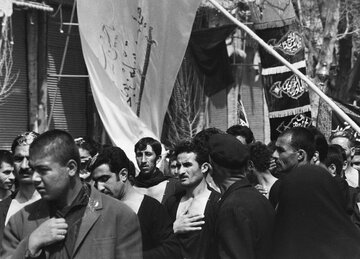 عکس‌هایی از عزاداری عاشورا در پاچنار تهران، سال ۱۳۴۸