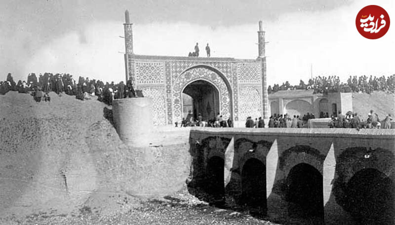 عکس/ استقبال مردم تهران از ستارخان و باقرخان در دروازه دولت