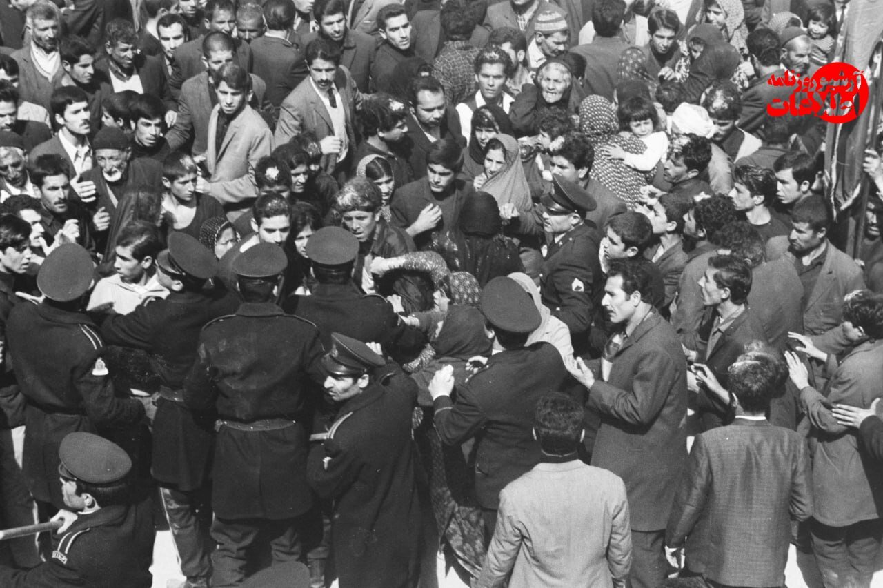 عکس‌هایی از عزاداری عاشورا در پاچنار تهران، سال ۱۳۴۸