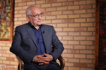 مرعشی: با شعارهای لیبرالی نمیشود مردم را به خیابان برد / پدافند شرقی در مقابل آفند آمریکایی کم میآورد / مراقب باشیم تا جنگ دیگری رخ ندهد