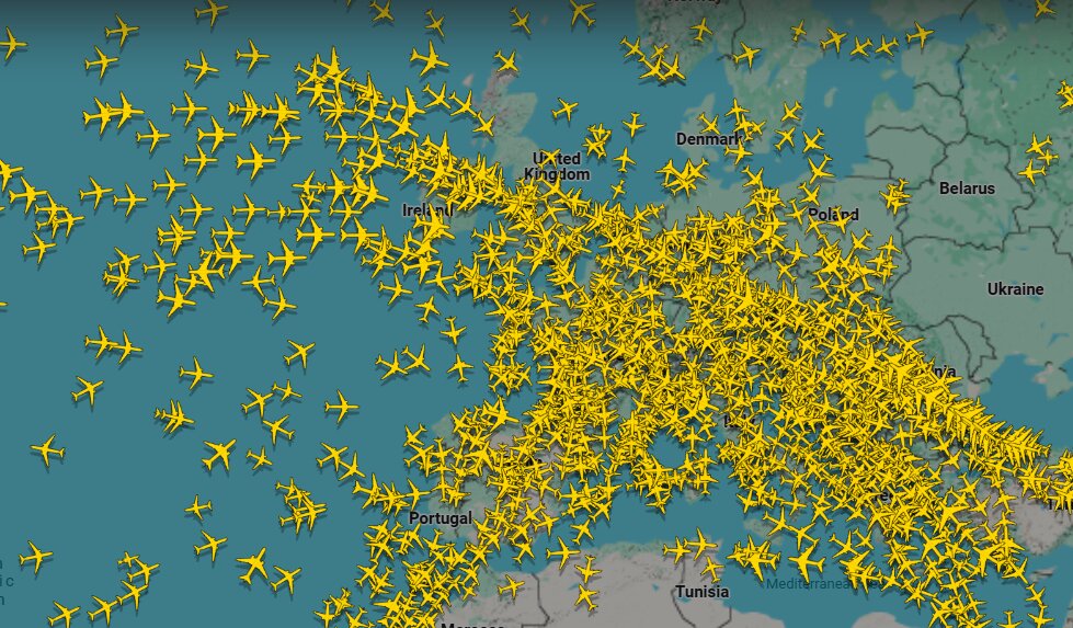 راز نظم در آسمان / چرا هواپیماها در آسمان با یکدیگر برخورد نمیکنند؟ راز نظم در آسمان / چرا هواپیماها در آسمان با یکدیگر برخورد نمیکنند؟