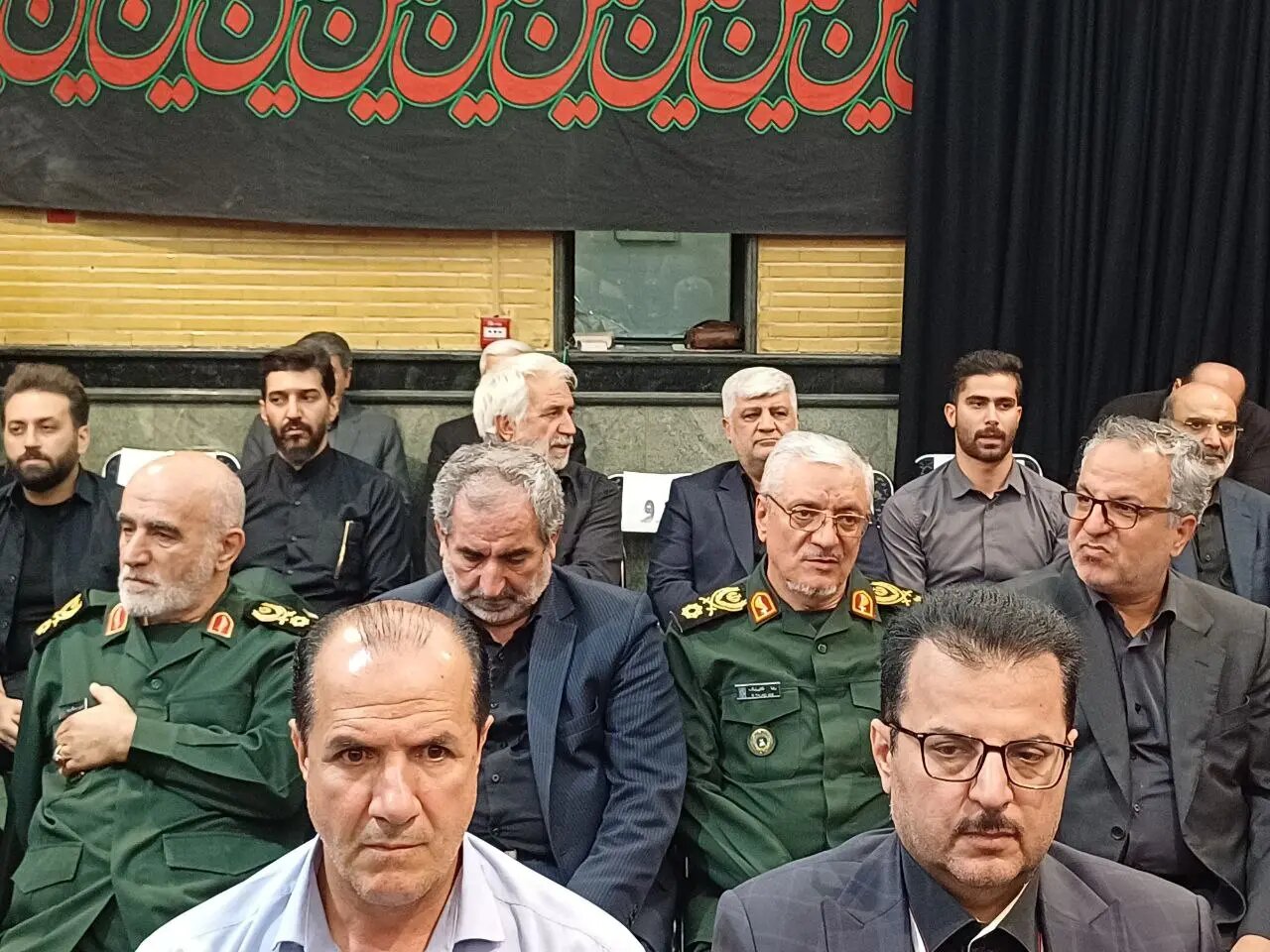 تصاویری از مراسم گرامیداشت فرماندهان شهید قرارگاه مرکزی خاتمالانبیاء / عارف و وزیر بهداشت هم بودند