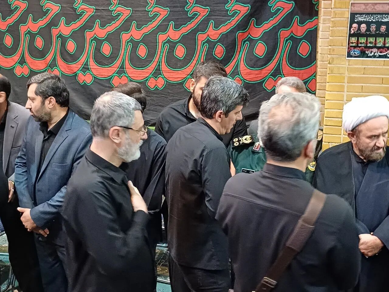 تصاویری از مراسم گرامیداشت فرماندهان شهید قرارگاه مرکزی خاتمالانبیاء / عارف و وزیر بهداشت هم بودند