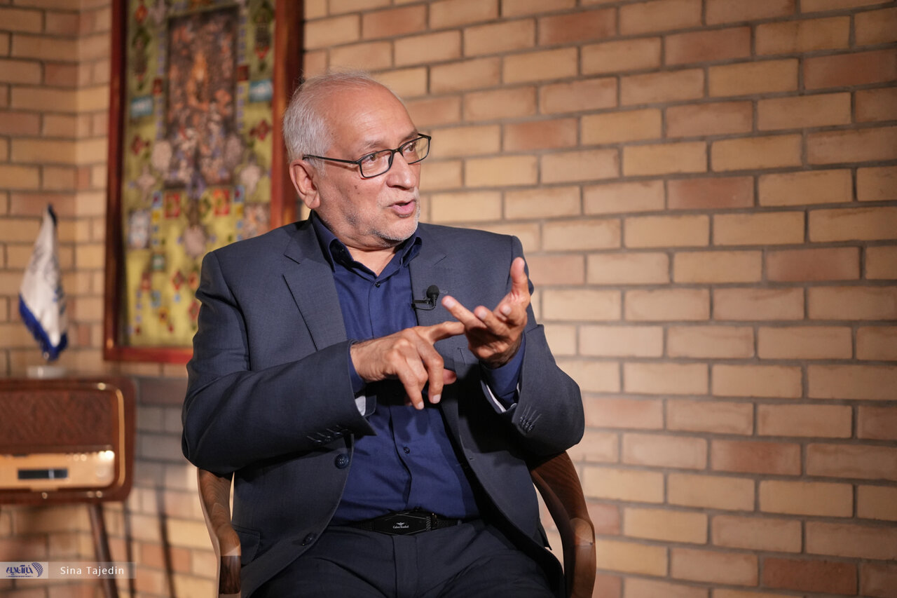 مرعشی: خطری به نام تجزیه ایران وجود ندارد / قدرتهای اصلی جهان تصمیم گرفتهاند که جغرافیای منطقه ما تغییر نکند / 5