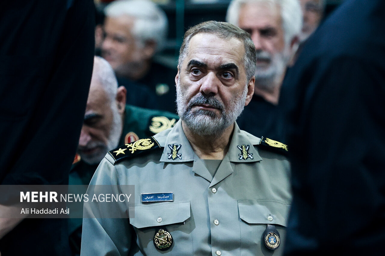 روسای دو قوه در مراسم بزرگداشت شهدای قرارگاه خاتم الانبیاء/ وزیر اطلاعات و فرمانده کل سپاه هم آمده بودند