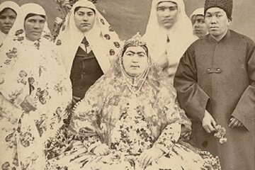 خاطرات ناصرالدین‌شاه: زن‌ها برای سفر کربلا زیاد بی‌مزگی می‌کنند